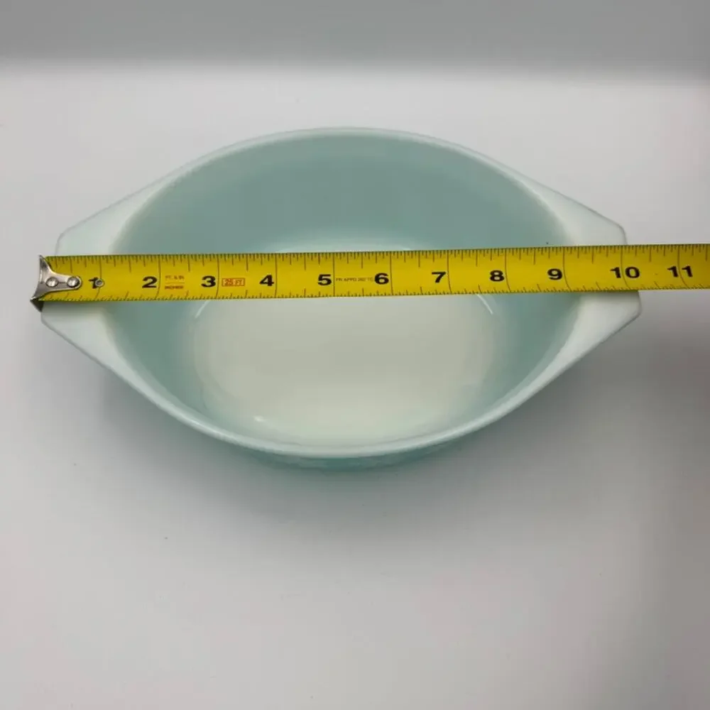 Pyrex Snowflake Turquoise 043 1.5 Qt Oval Decorator Casserole Vintage